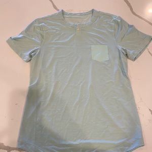Lululemon Men’s Shirt - Size Small